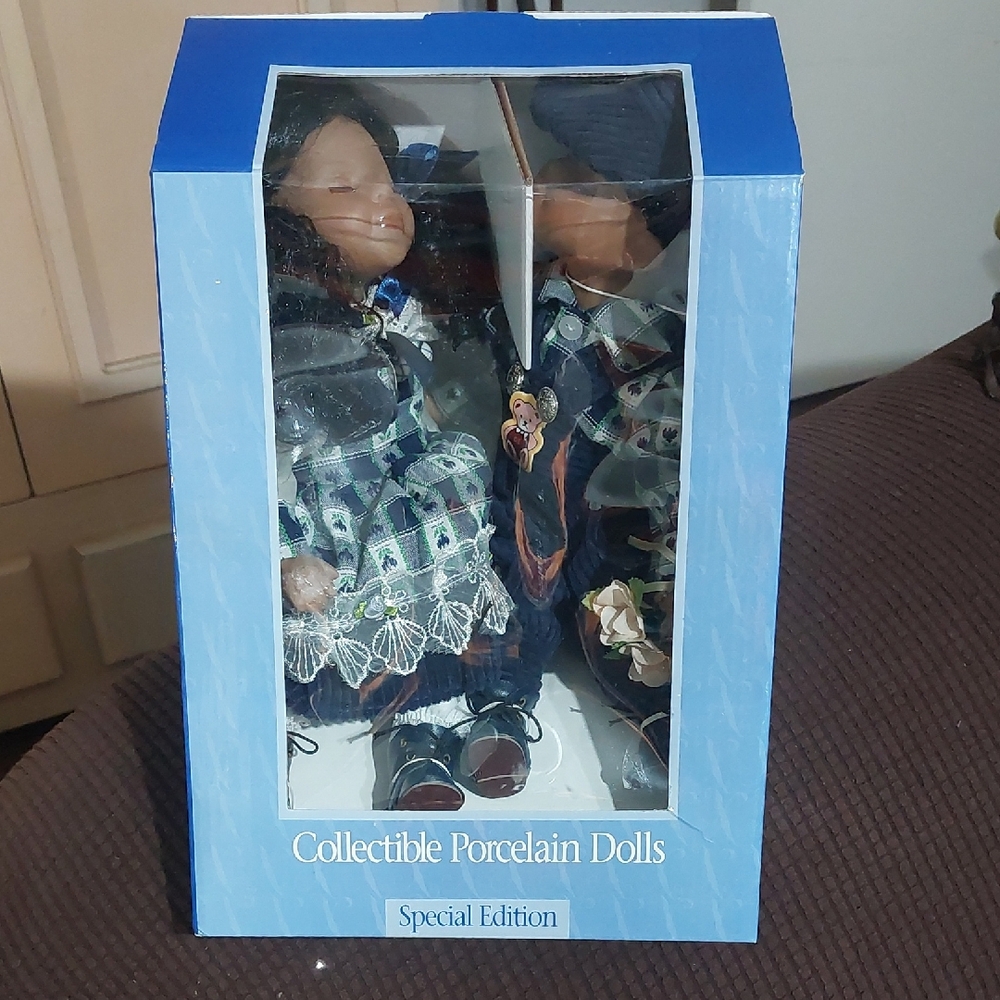 Collectible Porcelain Dolls Special Edition, New